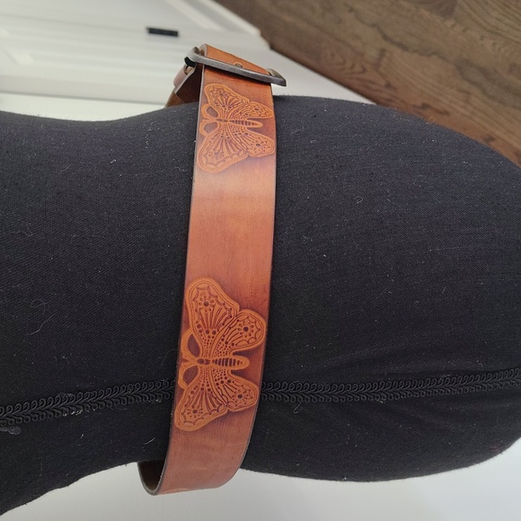 Hand Stained Latitan Leather 6513 Size 34 Butterfly Belt - Picture 5 of 12